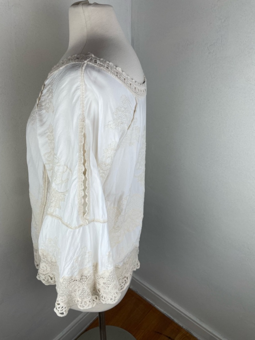 Democracy Cream and White Crochet-Trim Peasant Blouse - Picture 14 of 16